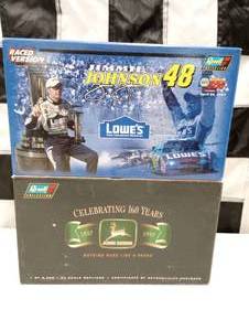 lot 221 image: Revell 124 Scale Die Cast Cars