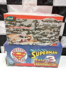 lot 224 image: Revell 124 Scale Die Cast Cars