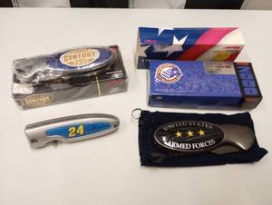 lot 234 image: (2) Action Knifes