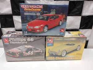 lot 248 image: AMT Ertl 125 Scale Car  Model Kits