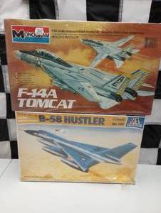 lot 251 image: Two Plane Model Kits