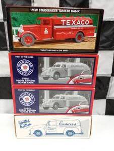 lot 262 image: Assorted125th Scale Die Cast Coin Banks