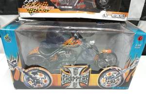 lot 273 image: (2) 110 Scale Motorcycle Models