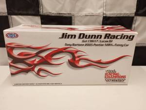 lot 289 image: Racing Champions 124th Scale Die Cast Jim Dunn Racing  Funny Car