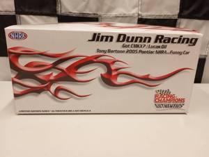 lot 290 image: Racing Champions 124th Scale Die Cast Jim Dunn Racing  Funny Car