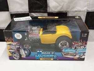 lot 355 image: Muscle Machine 32 Roadster 118th Scale Die Cast Roadster