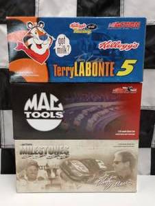 lot 357 image: Action Racing 124th Scale Die Cast Cars