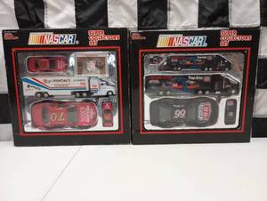 lot 383 image: Racing Champions Super Collectors Set