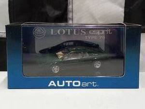 lot 386 image: Autoart 143rd Scale Lotus Esprit Type 79 Die Cast Car
