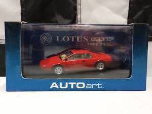 lot 388 image: Autoart 143rd Scale Lotus Esprit Type 79 Die Cast Car
