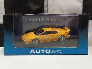 lot 389 image: Autoart 143rd Scale Lotus Esprit V8 Die Cast Car