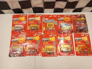 lot 435 image: Racing Champions Stock Rods 164th Scale Die Cast Cars