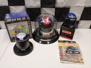 lot 457 image: Nascar Mini Helmet Groupe