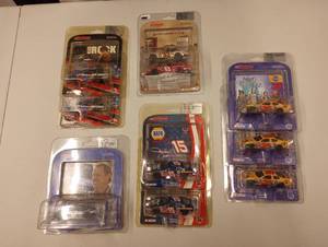 lot 480 image: Assorted Action Racing 164th Scale Die Cast Cars