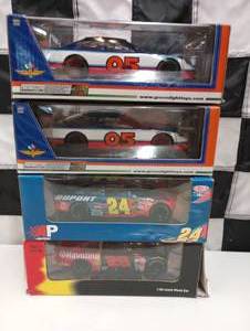 lot 517 image: Assorted 124th Scale Die Cast Cars