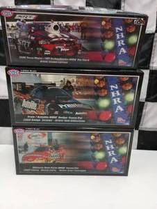 lot 519 image: Racing Champions NHRA 124th Scale Die Cast Funny Cars