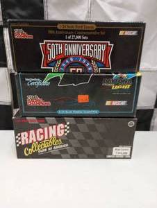 lot 523 image: Assorted Racing Champions 124th Scale Die Cast Cars