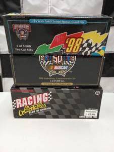 lot 524 image: Assorted Racing Champions 124th Scale Die Cast Cars