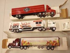 lot 531 image: Assorted 164th Scale Die Cast Transporters