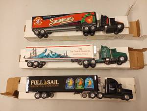 lot 533 image: Ertl Collectible 164th Scale Die Cast Transporters