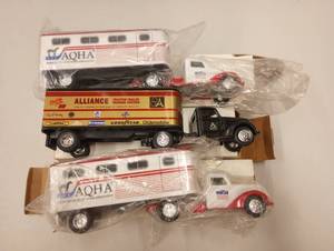 lot 538 image: Ertl Collectible Die Cast Transporter Coin Banks