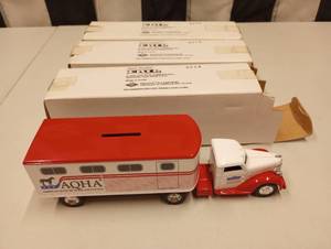 lot 539 image: Ertl Collectible Die Cast Transporter Coin Banks