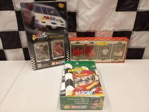 lot 548 image: Unopned Boxes of Maxx trading Cards