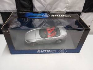 lot 585 image: Autoart Performance 118th Scale Honda S 2000  Die Cast Car