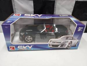 lot 592 image: Sky Roadster 124th Scale Die Cast Car