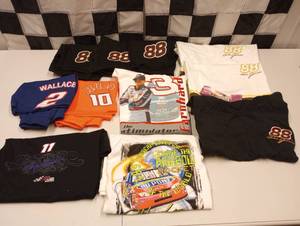 lot 593 image: Nascar Racing Assorted Large Youth T-ShirtsShorts