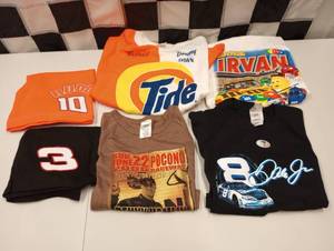 lot 595 image: Nascar Racing Assorted Medium Youth T-ShirtsShorts