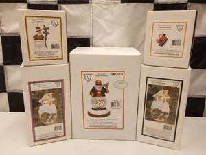 lot 646 image: Assorted Nascar Christmas Figures & Ornaments