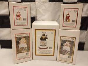 lot 648 image: Assorted Nascar Christmas Figures & Ornaments.