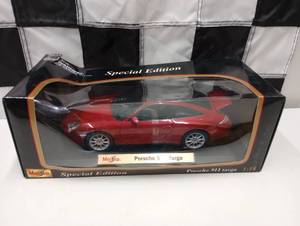 lot 691 image: Maisto Porsche 911 & BMW 502 118th Scale Die Cast Cars