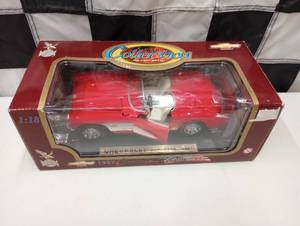 lot 694 image: Road Legends 118th Scale 1957 Chevrolet Corvette Die Cast Car
