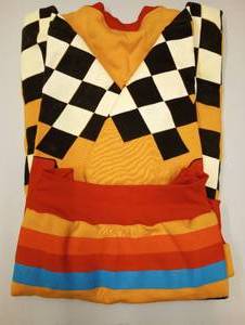 lot 324 image: Active Sportswear J.J. Makintyre Kodak Film Racing Large Sweatshirt
