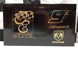 lot 769 image: Owners Elite 124th Scale Kasey Kahne #9 Dodge Dealers Hauler Coin Bank Die Cast