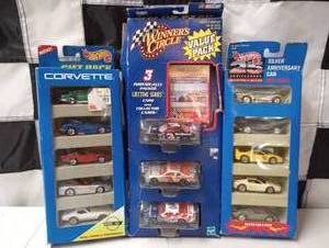lot 782 image: Assorted 164th Scale Multi Pack Car Sets