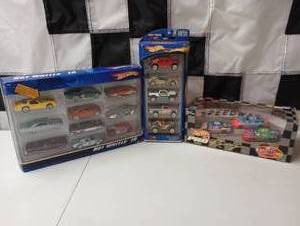 lot 783 image: Assorted Hot Wheels 164th Scale Multi Pack Car Sets