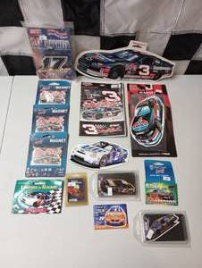 lot 787 image: (15) Assorted Nascar Racing Magnets