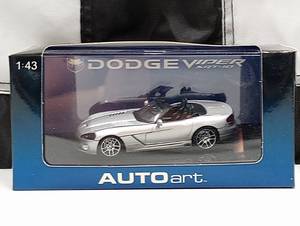 lot 817 image: Autoart Dodge Viper 143rd Scale Die Cast Car