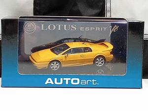 lot 818 image: Autoart Lotus Esprit V8 143rd Scale Die Cast Car