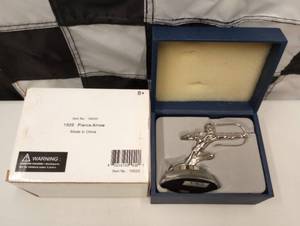 lot 849 image: 1926 Pierce Arrow Replica Hood Ornament