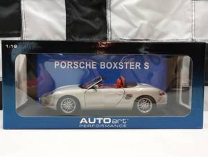 lot 915 image: Autoart 118 Scale Die Cast Porsche Boxster S