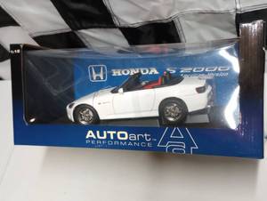 lot 921 image: Autoart 118 Scale Die Cast Honda LHD Convertible