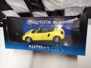 lot 922 image: Autoart 118 Scale Die Cast Toyota MR 2 Convertible