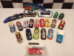 lot 932 image: Open Package Car Group