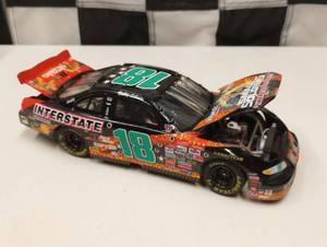 lot 936 image: Action Elite 124 Scale Die Cast Car Bobby Labonte