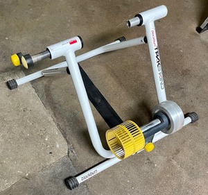 lot 110 image: Blackburn Trak Stand and Cycle Ops Bicycle Stands