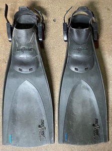 lot 125 image: 2 Pairs of Seaquest Acceleration Flippers